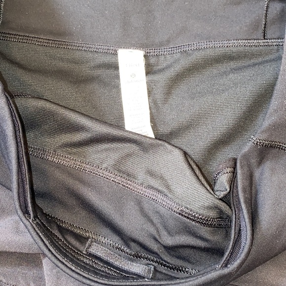 Lulu Speed Up 2.5 inch shorts - Picture 6 of 10